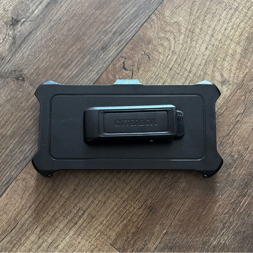 OtterBox iPhone 15 black clip case holder NEW